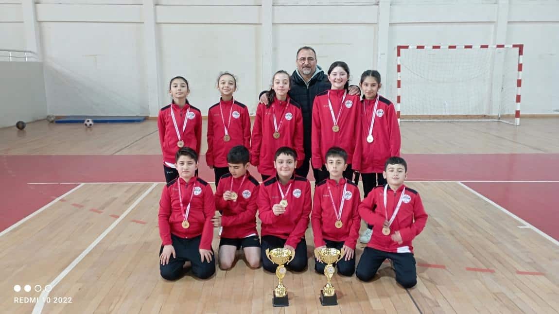 Okulumuz Badminton Küçük Erkekler ve Küçük Kızlar Takımlarının Ordu Şampiyonluğu
